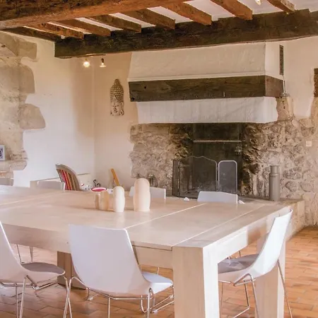 בית נופש Five-bedroom Holiday In Sembas