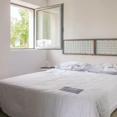 Five-bedroom Holiday In בית נופש Sembas