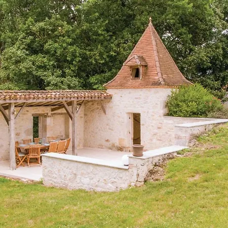 Five-bedroom Holiday In *