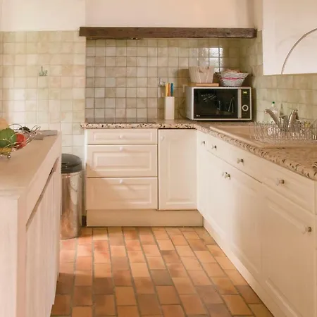Five-bedroom Holiday In בית נופש Sembas